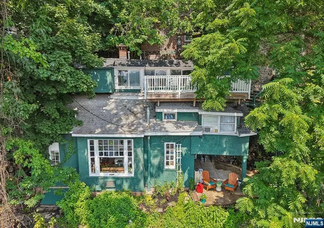 Photo 1 of Multi family home for sale at 6 Old Wood Rd, Edgewater, NJ 07020 | MLS# 26028036 | Listing updated on 2026-08-10