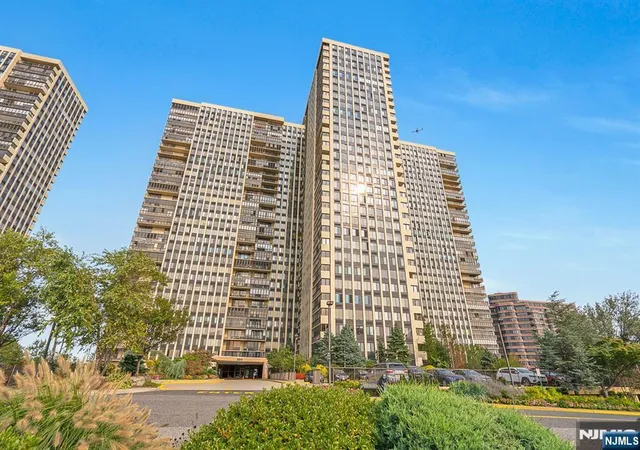 1st image of 200 Winston Dr #L18, Cliffside Park, NJ 07010 | MLS# 26028044