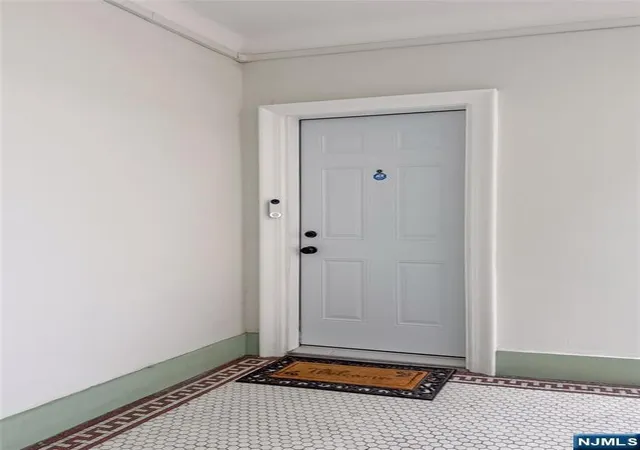 2nd image of 523-25 34Th St, Union City, NJ 07087