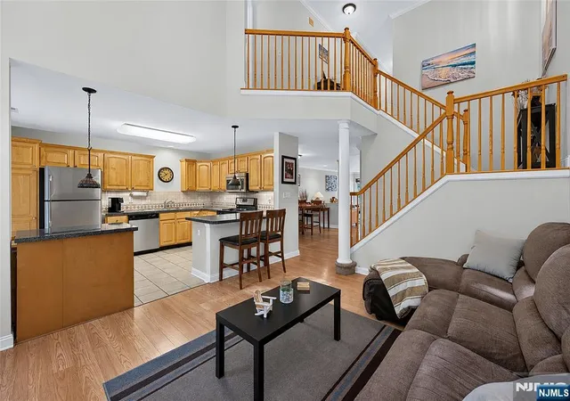 4th image of 22 Pond Hollow Dr, Jefferson Township, NJ 07438 | MLS# 26028072