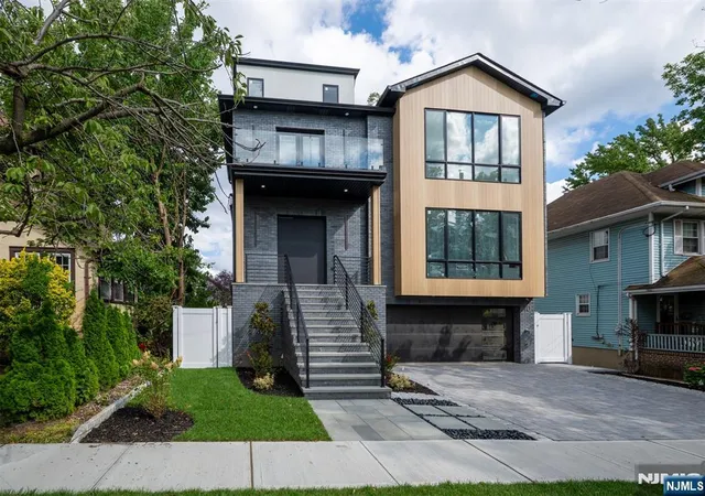 2nd image of 10 Williams Ter, Cliffside Park, NJ 07010 | MLS# 26028109