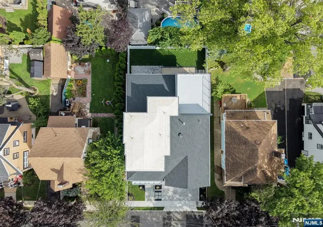4th image of 10 Williams Ter, Cliffside Park, NJ 07010 | MLS# 26028109