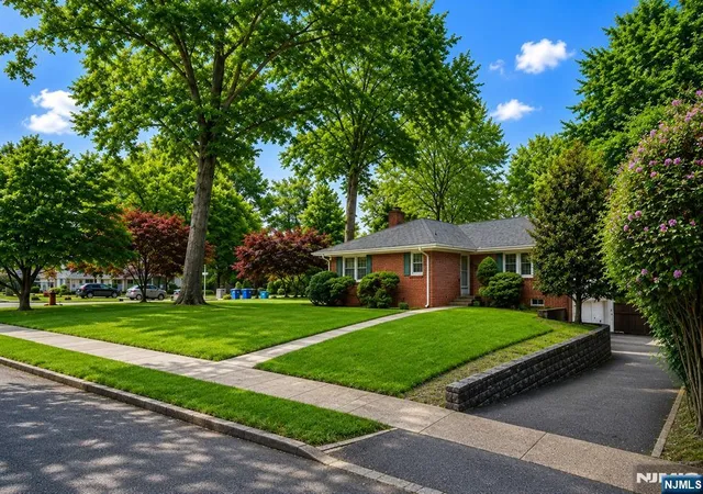 Photo 1 of Single family home for sale at 204 Kensington Ave, Norwood, NJ 07648 | MLS# 26028120 | Listing updated on 2026-08-24