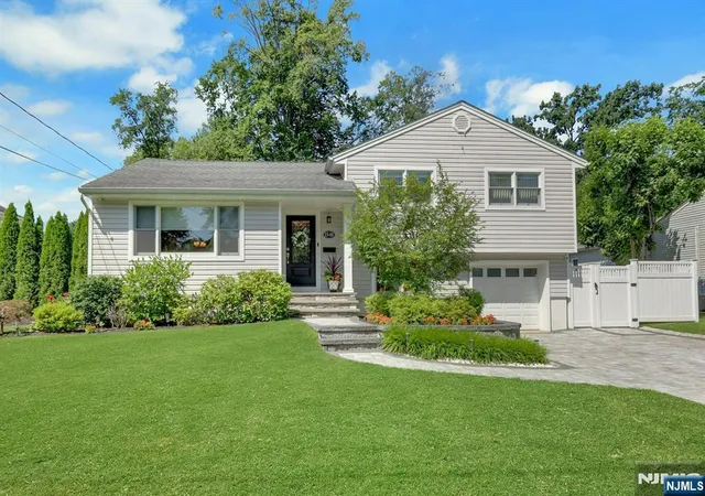 Photo 1 of Sale Pending at 15 10 Mandon Pl, Fair Lawn, NJ 07410 | MLS# 26028124 | Listing updated on 2026-08-08