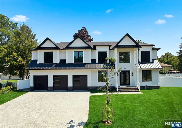 Photo 1 of Single family home for sale at 295 Georgian Dr, Paramus, NJ 07652 | MLS# 26028136 | Listing updated on 2026-08-22