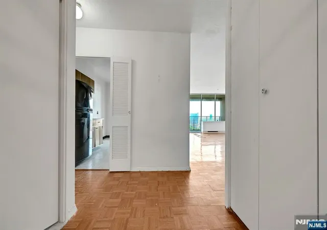 Photo 4 of House for sale at 5 Horizon Rd #2102, Fort Lee, NJ 07024 | MLS# 26028139 | Listing updated on 2026-08-03