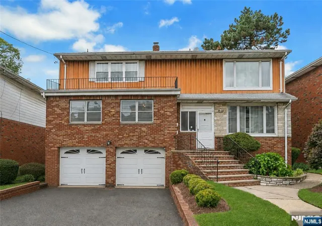 2nd image of 1527 10th St, Fort Lee, NJ 07024 | MLS# 26028141