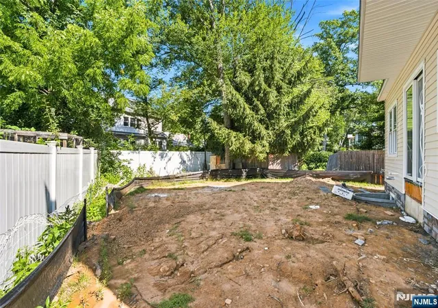 Photo 4 of Single family home for sale at 11 Maplewood Dr, Livingston, NJ 07039 | MLS# 26028152 | Listing updated on 2026-08-10