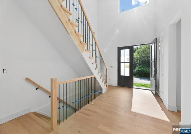 Photo 3 of Single family home for sale at 70 Carleton Ter, Cresskill, NJ 07626 | MLS# 26028171 | Listing updated on 2026-09-13