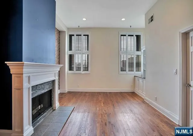 Listing Photo 4 - Condo for sale in building located at 167 Wayne St, Jersey City, NJ 07302 - Unit #403T