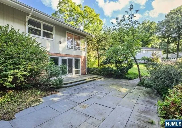 20th image of 192 Stonehurst Dr, Tenafly, NJ 07670 | MLS# 26028194