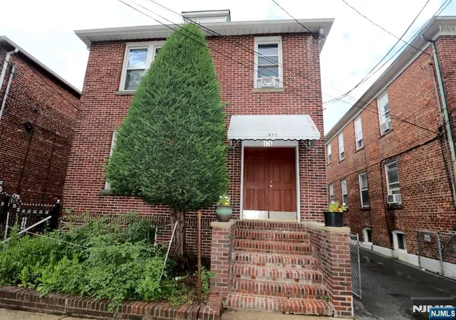 Photo 3 of Multi family home for sale at 476 13Th St, Newark, NJ 07107 | MLS# 26028202 | Listing updated on 2026-09-03