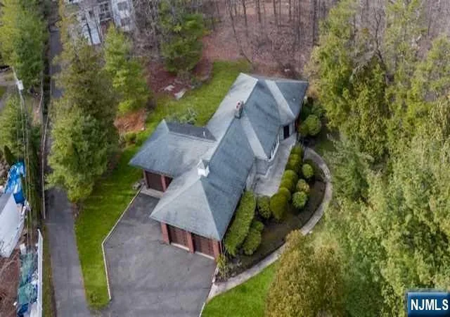 2nd image of 35 Old Dock Rd, Alpine, NJ 07620 | MLS# 26028203