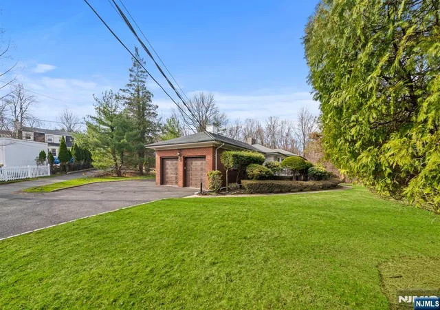 23rd image of 35 Old Dock Rd, Alpine, NJ 07620 | MLS# 26028203