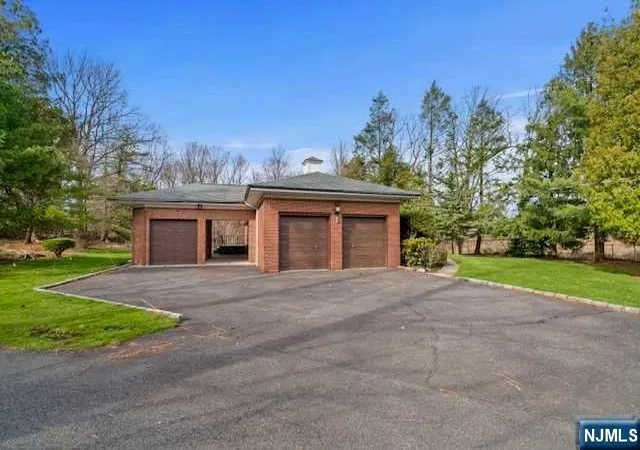 Photo 3 of Sale Pending at 35 Old Dock Rd, Alpine, NJ 07620 | MLS# 26028203 | Listing updated on 2026-08-20
