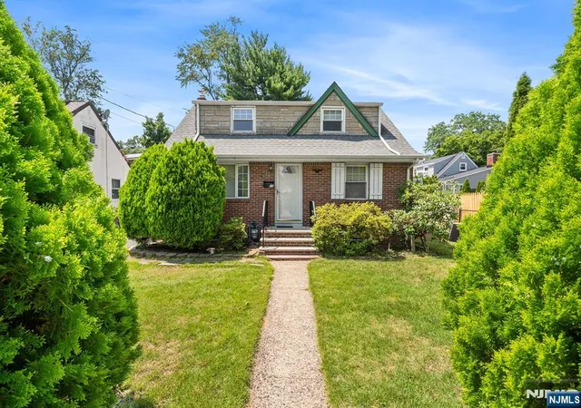 Photo 2 of Sale Pending at 10 Greenwich St, Bergenfield, NJ 07621 | MLS# 26028249 | Listing updated on 2026-08-19