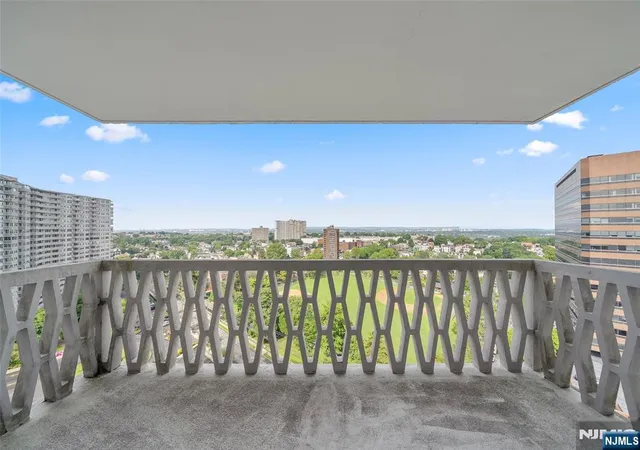 2nd image of 2100 Linwood, Fort Lee, NJ 07024