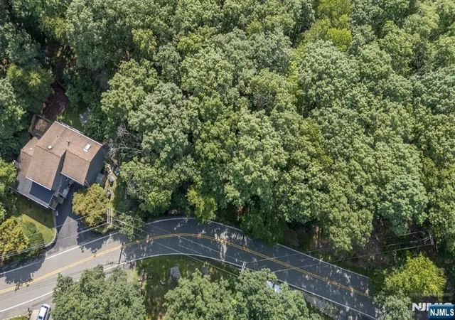 4th image of 782 Brooklyn Mountain Rd, Hopatcong, NJ 07843 | MLS# 26028261