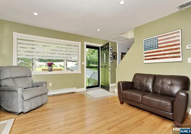 Photo 4 of Sale Pending at 20 Linnea Pl, Ringwood, NJ 07456 | MLS# 26028266 | Listing updated on 2026-08-22