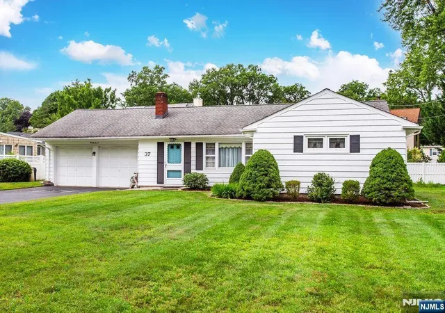 Photo 1 of Sale Pending at 37 Susan Ave, Midland Park, NJ 07432 | MLS# 26028281 | Listing updated on 2026-08-19