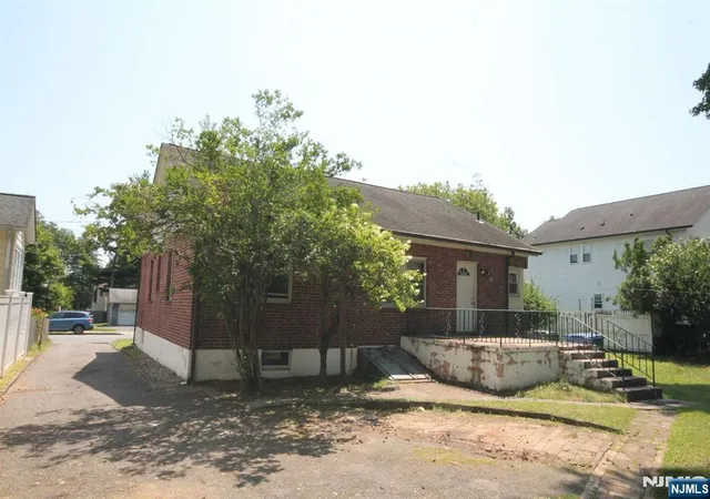 Photo 3 of Sale Pending at 142 Orange St, Englewood, NJ 07631 | MLS# 26028285 | Listing updated on 2026-10-02