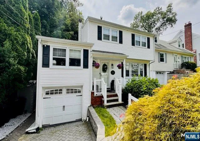 Photo 2 of Sale Pending at 134 Manhattan Ave, Waldwick, NJ 07463 | MLS# 26028287 | Listing updated on 2026-08-28