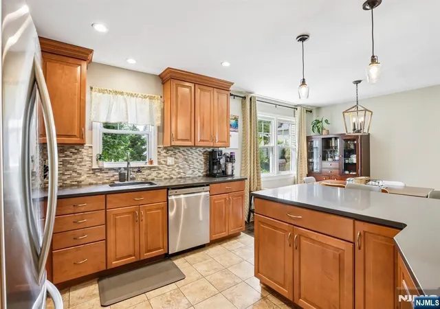 Photo 4 of Sale Pending at 134 Manhattan Ave, Waldwick, NJ 07463 | MLS# 26028287 | Listing updated on 2026-08-28