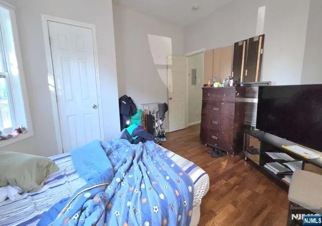 Photo 4 of Multi family home for sale at 283 5Th St, Newark, NJ 07107 | MLS# 26028288 | Listing updated on 2026-08-12