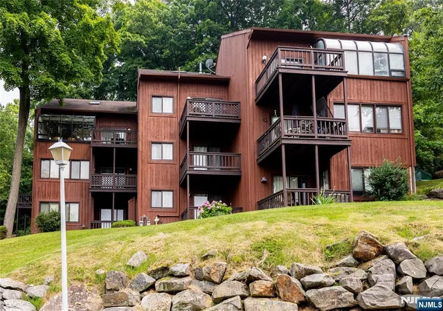 2nd image of 3 Telluride Ct #3, Vernon, NJ 07462 | MLS# 26028310