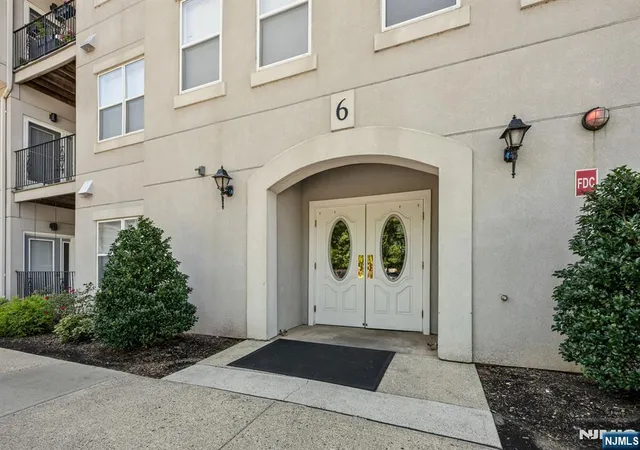 Photo 3 of Sale Pending at 602 Brittany Dr, Wayne, NJ 07470 | MLS# 26028339 | Listing updated on 2026-08-08