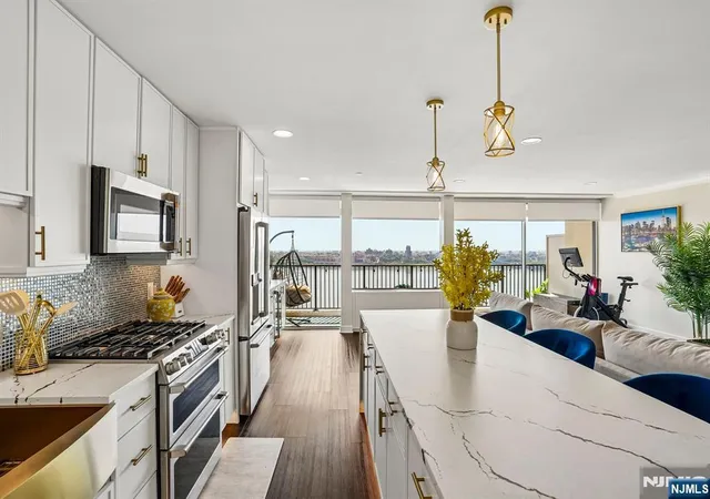 Photo 1 of House for sale at 3 Horizon Rd #1015, Fort Lee, NJ 07024 | MLS# 26028341 | Listing updated on 2026-08-24