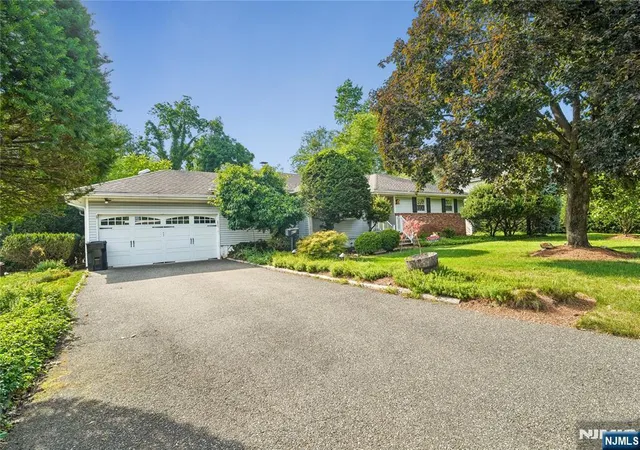 1st image of 425 Beech Ave, Paramus, NJ 07652 | MLS# 26028350