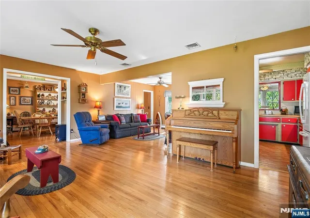 Photo 4 of Sale Pending at 425 Beech Ave, Paramus, NJ 07652 | MLS# 26028350 | Listing updated on 2026-08-24
