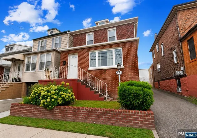 Photo 1 of Single family home for sale at 371 Park Ave, Fairview, NJ 07022 | MLS# 26028356 | Listing updated on 2026-09-15