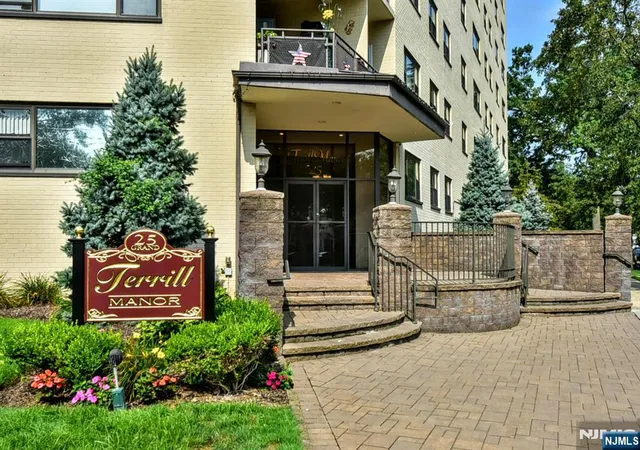 1st image of 25 Grand Ave, Hackensack, NJ 07601