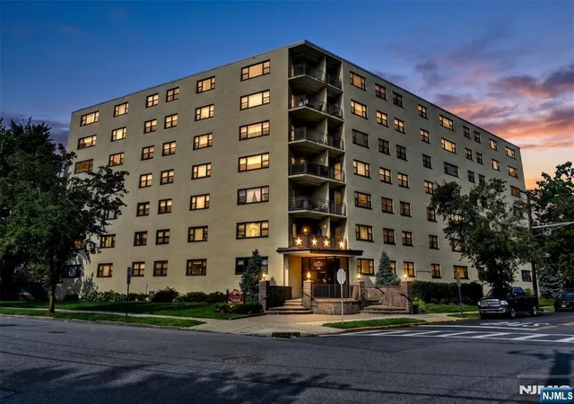 3rd image of 25 Grand Ave, Hackensack, NJ 07601