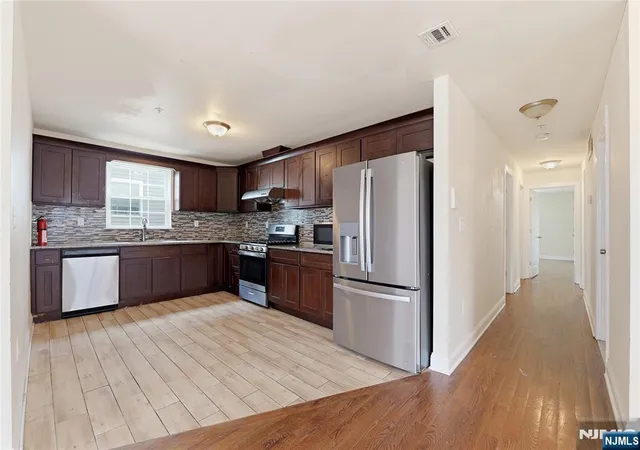 Listing Photo 5 - Condo for sale in building located at 17 Stanton St, Newark, NJ 07114