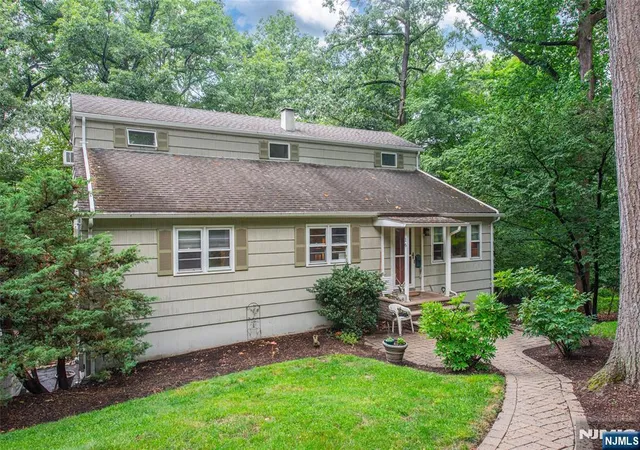 Photo 2 of Sale Pending at 16 Pennsylvania Ave, Montvale, NJ 07645 | MLS# 26028423 | Listing updated on 2026-09-18