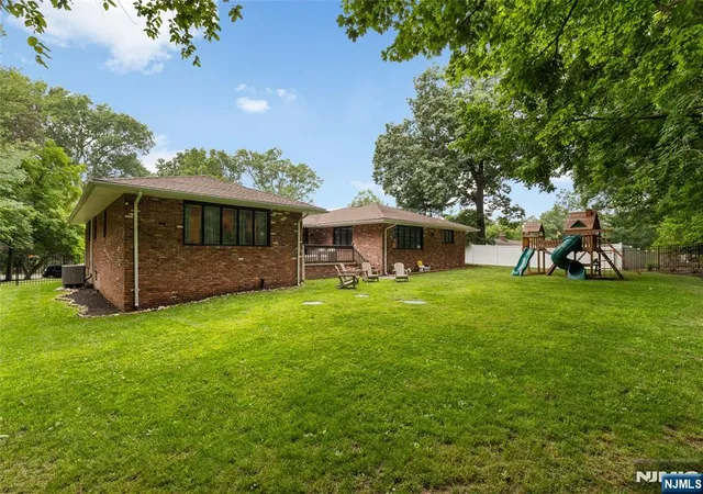 33rd image of 49 Dogwood Dr, Oakland, NJ 07436 | MLS# 26028444