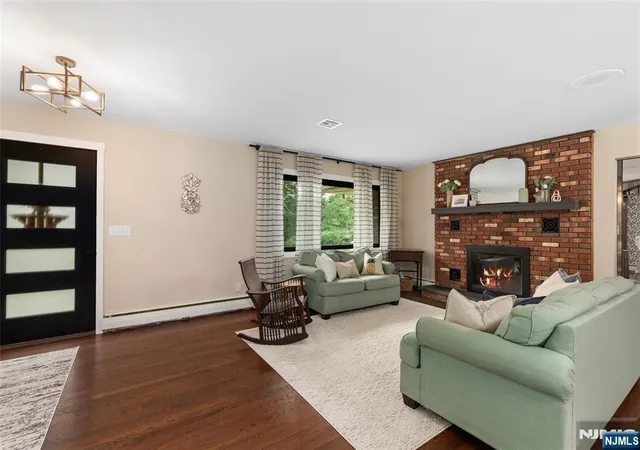 4th image of 49 Dogwood Dr, Oakland, NJ 07436 | MLS# 26028444