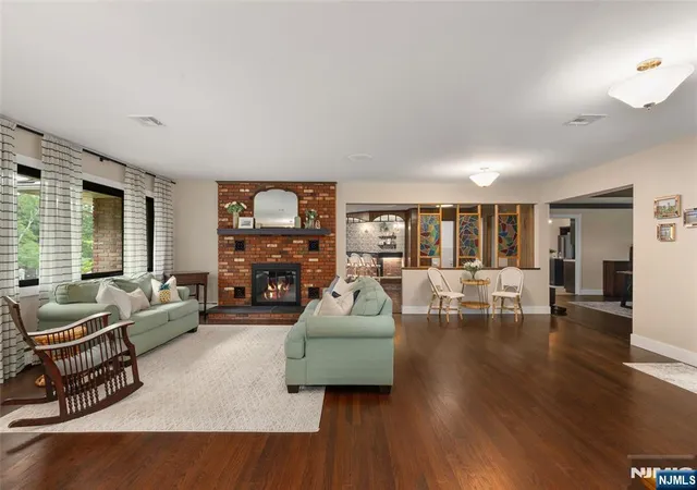 5th image of 49 Dogwood Dr, Oakland, NJ 07436 | MLS# 26028444