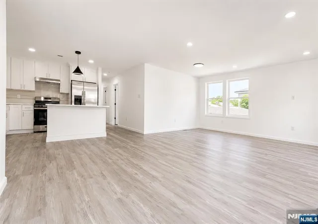 Listing Photo 4 - Condo for sale in building located at 131 Lindsley Pl, East Orange, NJ 07017