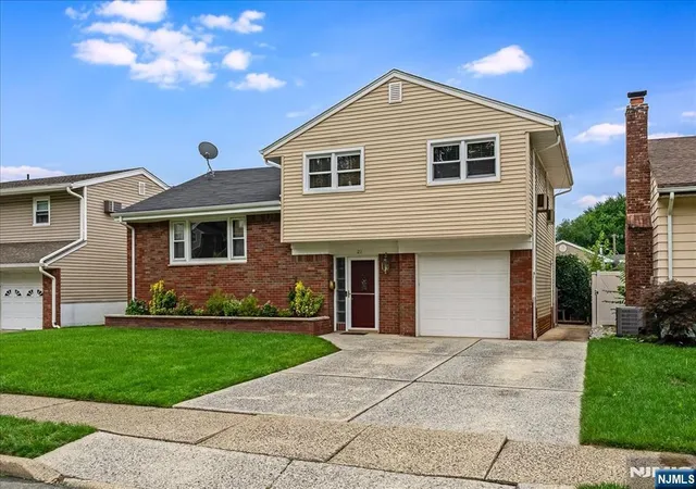 2nd image of 20 Moos Ln, Bergenfield, NJ 07621 | MLS# 26028478