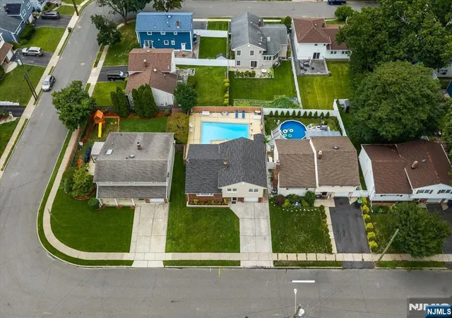 33rd image of 20 Moos Ln, Bergenfield, NJ 07621 | MLS# 26028478