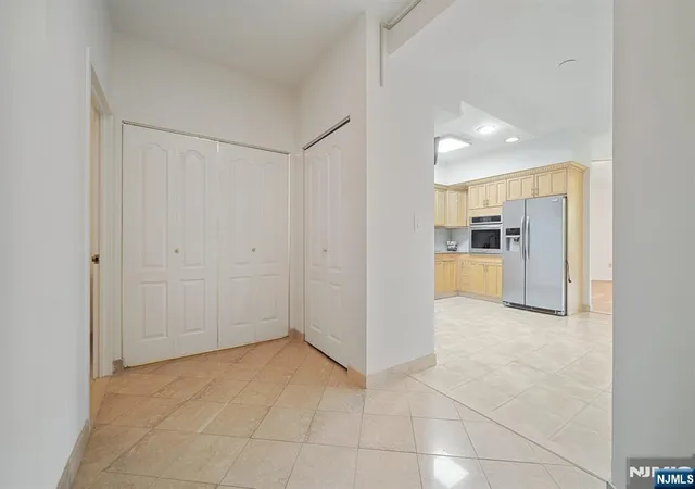 2nd image of 10 Smith Manor Blvd #820, West Orange, NJ 07052 | MLS# 26028493