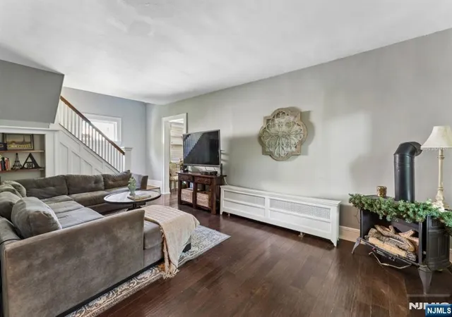 Photo 3 of Single family home for sale at 160 Packard Ave, Wyckoff, NJ 07481 | MLS# 26028496 | Listing updated on 2026-09-11