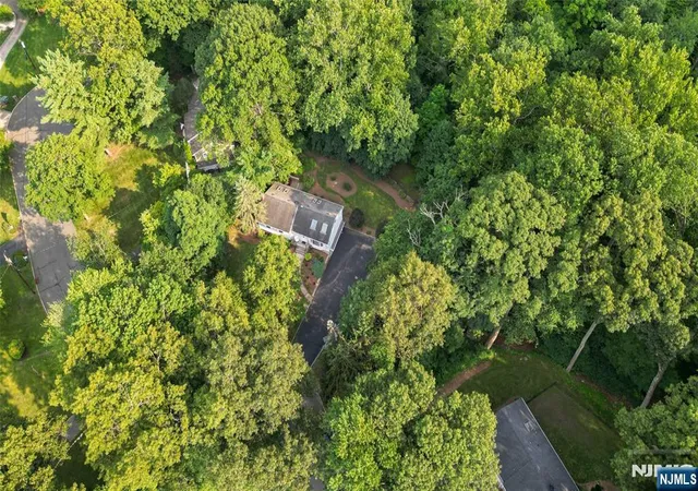 25th image of 756 Sunset Ter, Franklin Lakes, NJ 07417 | MLS# 26028500