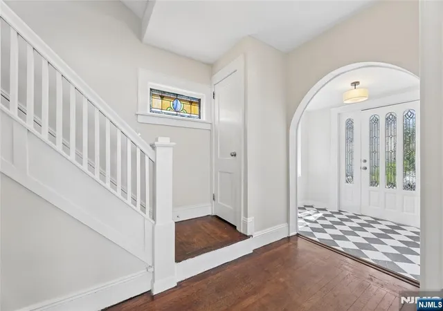 Photo 4 of Sale Pending at 275 Farrant Ter, Teaneck, NJ 07666 | MLS# 26028507 | Listing updated on 2026-08-30