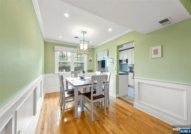Photo 4 of Townhouse for sale at 122 Parkview Dr #7, Teaneck, NJ 07666 | MLS# 26028511 | Listing updated on 2026-09-04