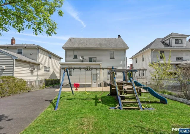 35th image of 15 Putnam Pl, Clifton, NJ 07011 | MLS# 26028515